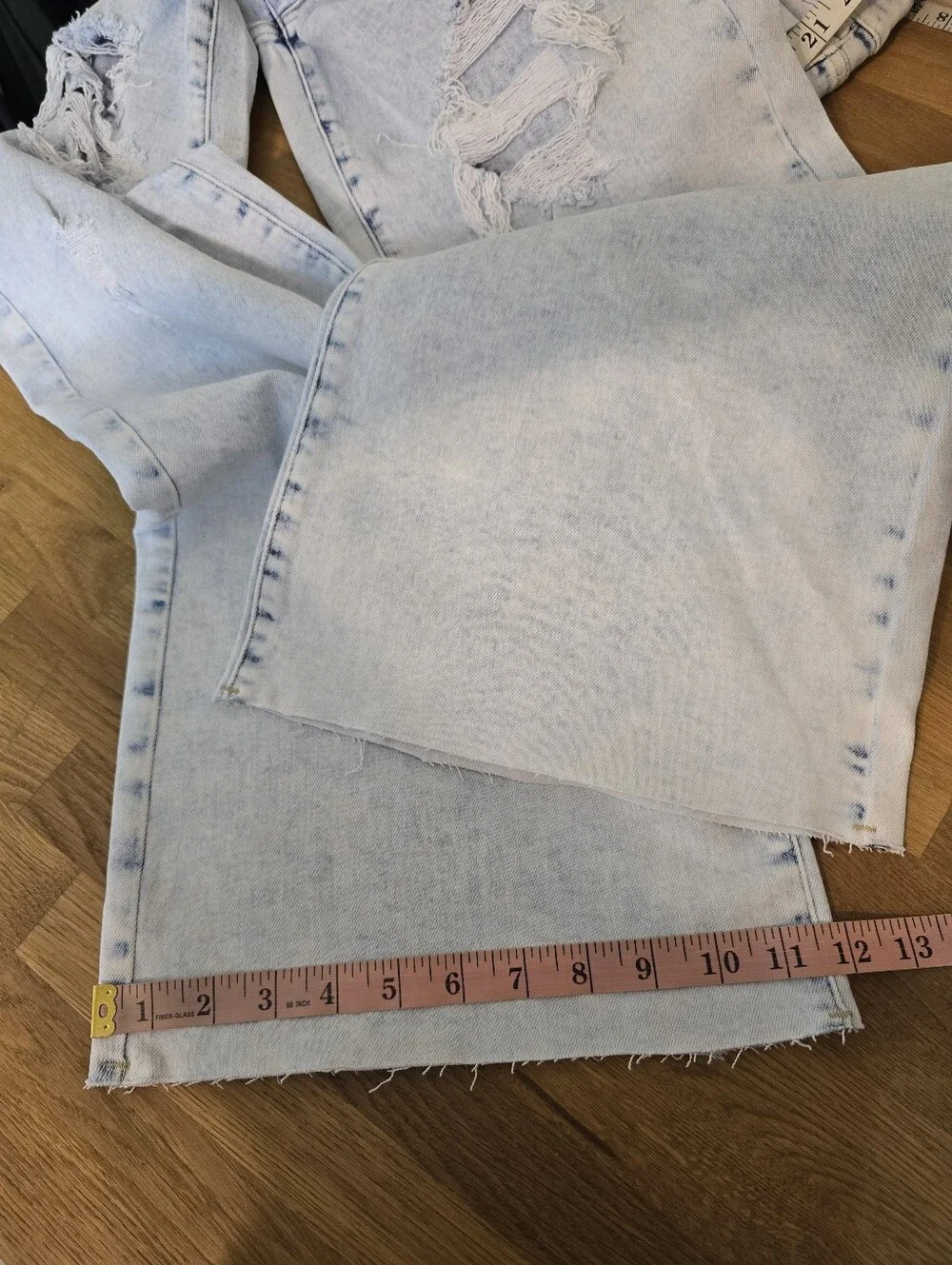 High-Rise Light Wash Distressed Wide-Leg Jeans - Picture 13 of 14